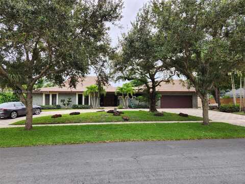 5860 SW 8th St, Plantation, FL 33317