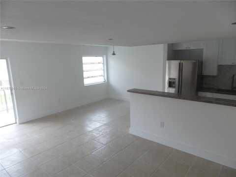 399 NW 72nd Ave, Miami, FL 33126