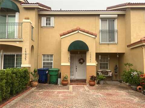 15847 SW 71st St, Miami, FL 33193