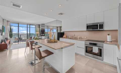 88 SW 7th St, Miami, FL 33130