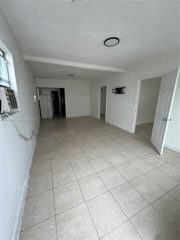 517 NW 1st Ave, Hallandale Beach, FL 33009