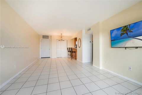 8895 Fontainebleau Blvd, Miami, FL 33172