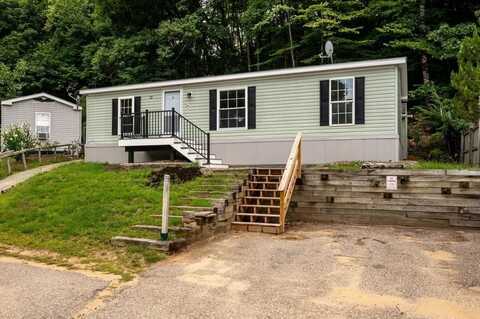 13 Trail St, Franklin, NH 03235