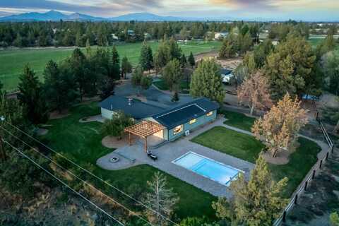 5250 SW Metolius Avenue, Redmond, OR 97756