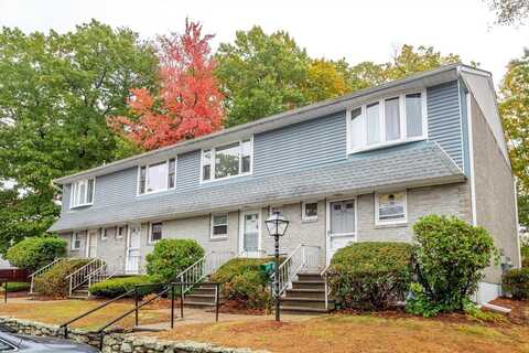 79 Meadow Pond Dr, Leominster, MA 01453