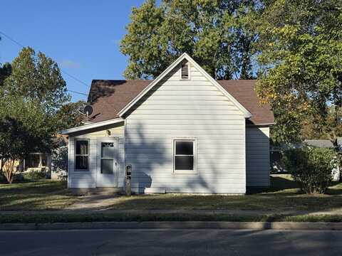 318 N 5th Street, Charleston, IL 61920