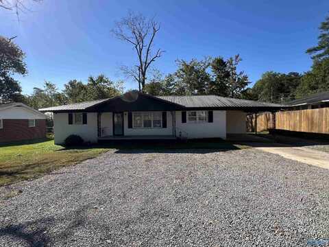 304 Longhorn Pass, Hartselle, AL 35640