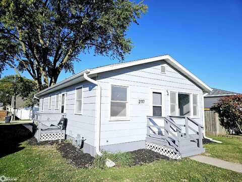 2117 Douglas Avenue, Burlington, IA 52601