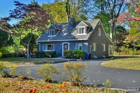 79 Colgate Avenue, Wyckoff, NJ 07481