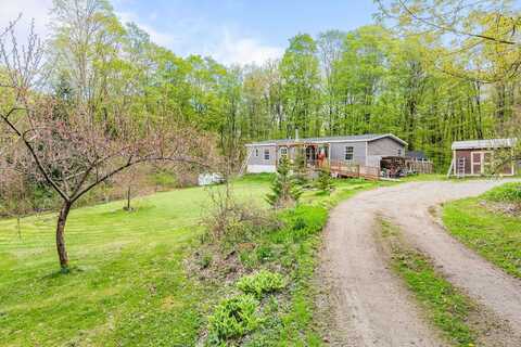 135 Buck Hill Road East, Hinesburg, VT 05461