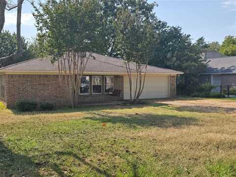 234 Navajo Trail W, Lake Kiowa, TX 76240