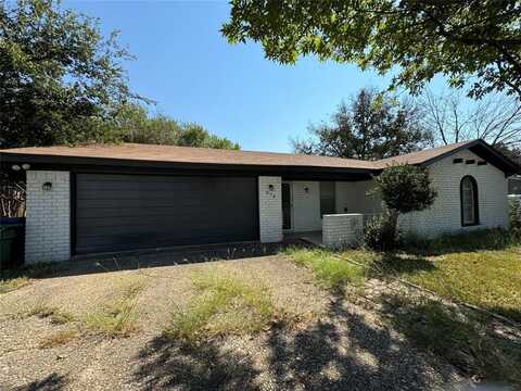 910 Rolling Hills Drive, Hewitt, TX 76643