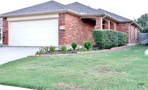 5913 Kristen Drive, Fort Worth, TX 76131