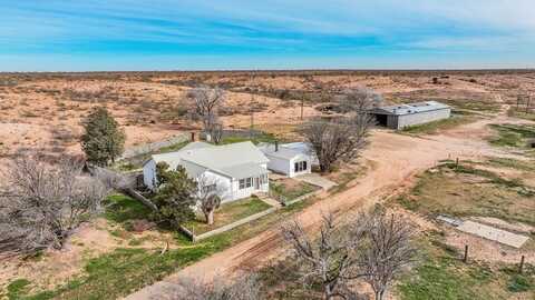 330 County Rd 143, Loop, TX 79342