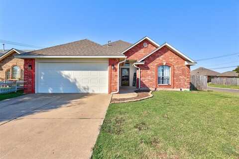 215 N Norman Avenue, Moore, OK 73160