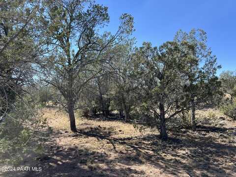 433 Peaceful Hill Road, Seligman, AZ 86337