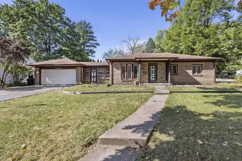 1128 Scottswood, ROCKFORD, IL 61107