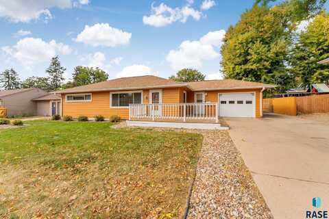 2901 S Willow Ave, Sioux Falls, SD 57105