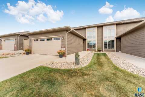 1115 S President Ct, Sioux Falls, SD 57106