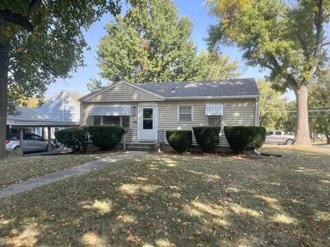 200 Iowa Street, Hiawatha, KS 66434