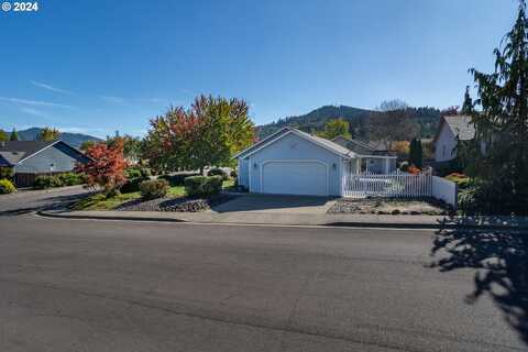 227 CAMBRIDGE DR, Sutherlin, OR 97479