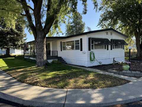 3110 E Chattaroy Rd, Chattaroy, WA 99003