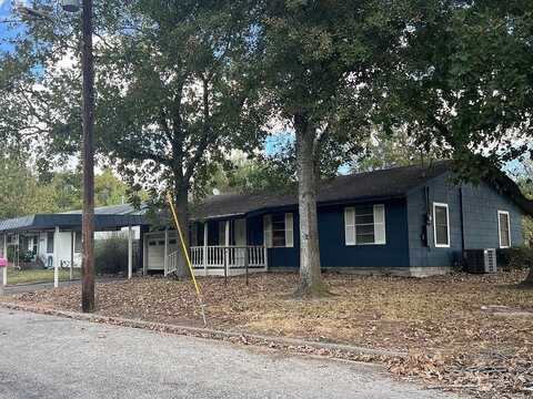 611 South Center Street, Weimar, TX 78962