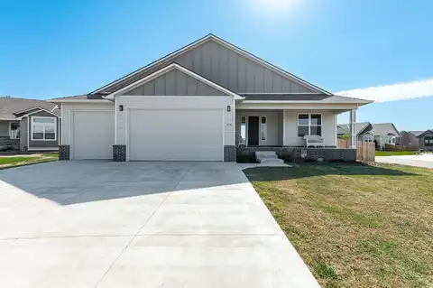 3134 E Fairchild Ct, Park City, KS 67219