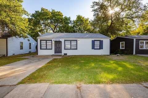 1114 S Silverdale Ct, Wichita, KS 67218