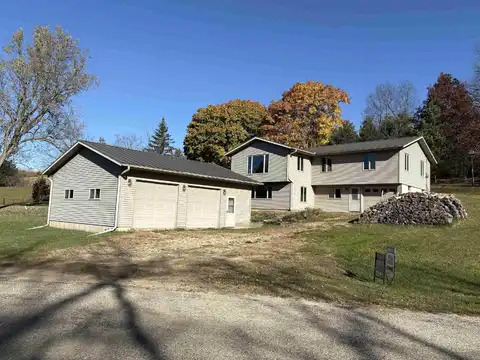 5560 Griffiths Road, Dodgeville, WI 53533