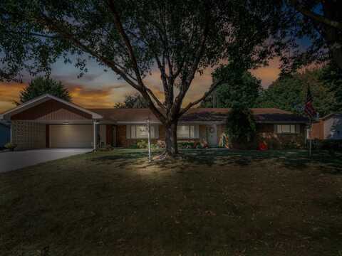 1218 W Circle Drive, Beaver Dam, WI 53916