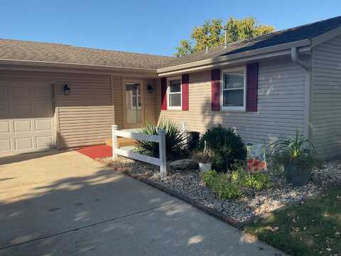 2515 Sauk Drive, Janesville, WI 53545