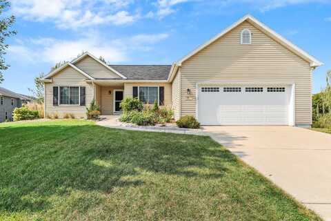 3 Woodridge Lane, Columbus, WI 53925