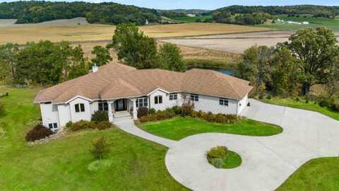 9917 Carter Road, Mazomanie, WI 53560