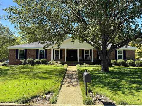 2721 Little John St, Florence, AL 35633