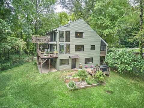 2650 Woodberry Drive, Winston Salem, NC 27106