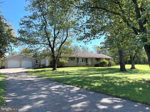 4524 WALTERS HATCHERY ROAD, SPRING GROVE, PA 17362