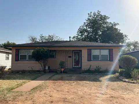 709 Avenue I NW, Childress, TX 79201