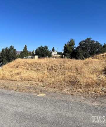 22450 Vaquero Drive, Tehachapi, CA 93561