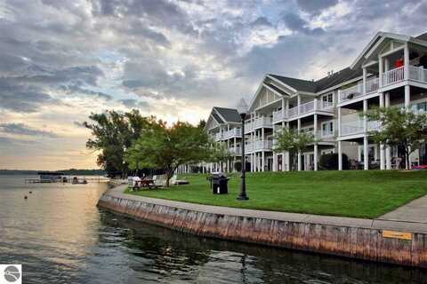 1246 SUNNYSIDE DRIVE CONDO 104 USE WEEK 4, CADILLAC, MI 49601