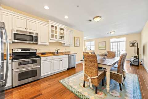 89 Lewis Bay Road, Hyannis, MA 02601