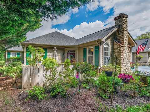 17 Outlook Circle, Swannanoa, NC 28778