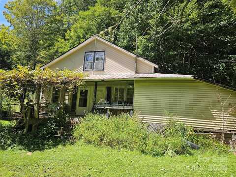 10 Serendipity Way, Bakersville, NC 28705