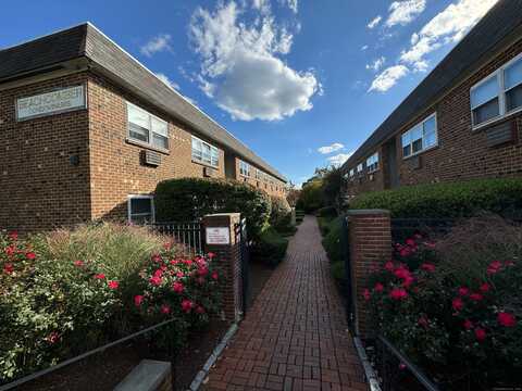 637 Cove Road, Stamford, CT 06902