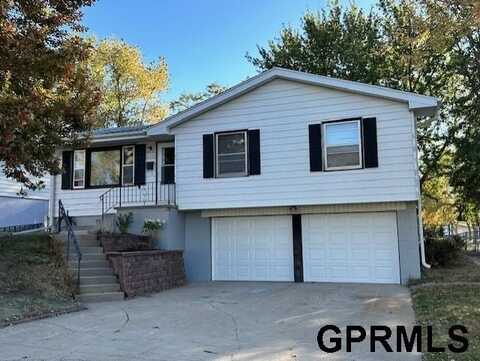 8621 Park View Boulevard, La Vista, NE 68128