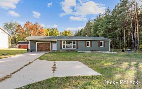 1721 E Pontaluna Road, Spring Lake, MI 49456