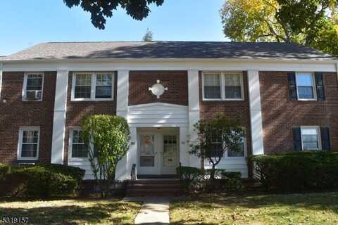 157 Elmwood Ter, Elmwood Park, NJ 07407