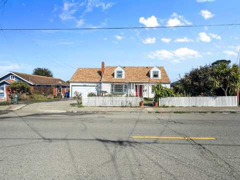 1520 Mccullens Avenue, Eureka, CA 95503