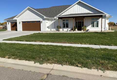 2450 Prairie Eagle Cir E, Huron, SD 57350