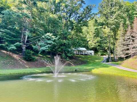 73 Peek and Peak Dr, Scaly Mountain, NC 28775